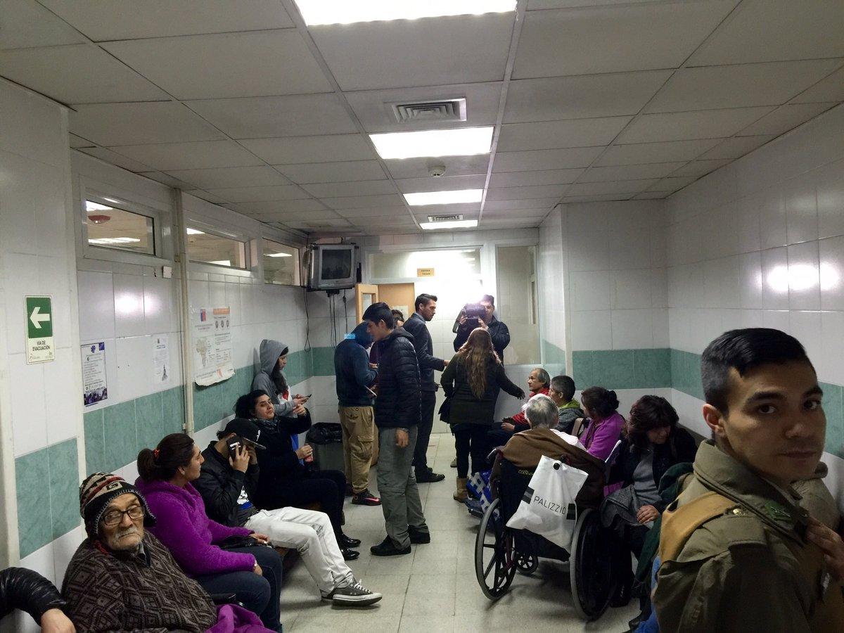 La alta demanda, junto a las irregularidades en las listas de espera, producen retraso en las atenciones y los conocidos colapsos en los centros de salud.