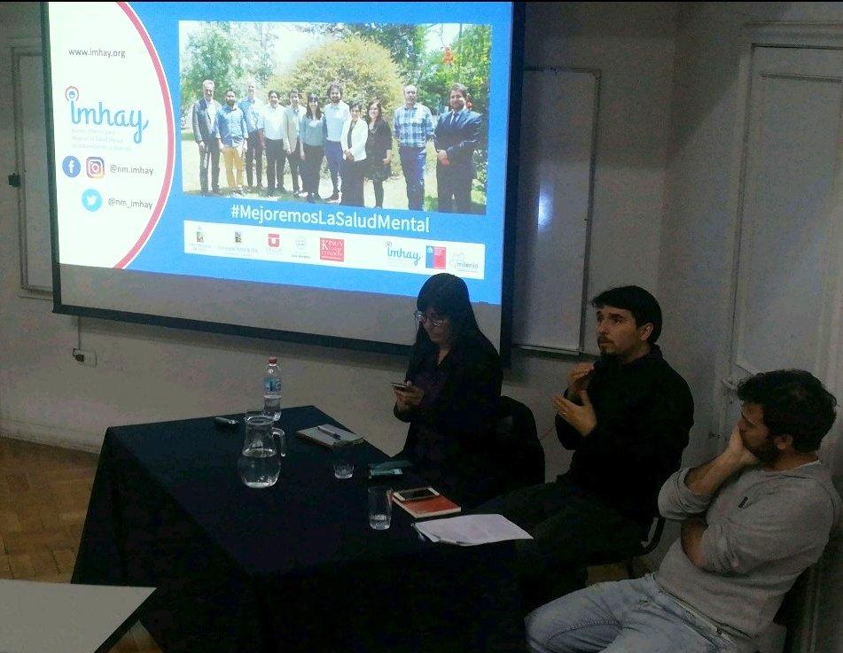 Microfono abierto para académicos y estudiantes