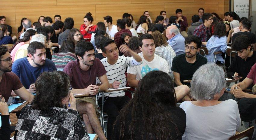 Integrantes de sociedades civiles, estudiantes de pre y post grado, académicos y funcionarios han participado en los Cabildos.