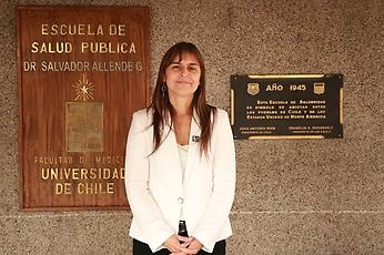 Para Verónica Iglesias, Directora de la Escuela de Salud Pública para enfrentar la crisis sanitaria es fundamental la existencia de un Estado garante y entregar más participación a la ciudadanía.