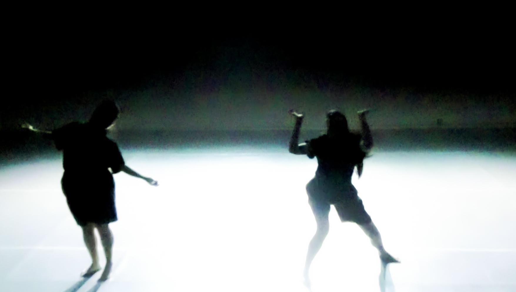 El sábado 13 de diciembre, la jornada comenzará a las 19:30 horas con “El miedo toca tu puerta”, de Ema Quilodrán.