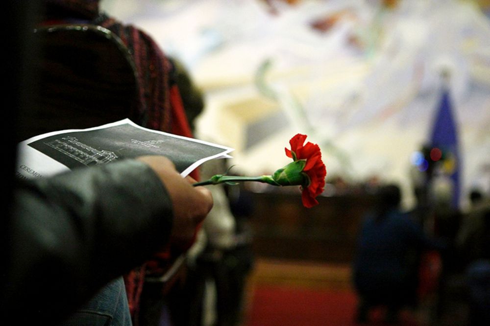 “Para mí la Universidad fue importantísima, ahí yo reconozco que por mucho que no hubiera sido el trabajo del Colectivo Bugambilia y sin el rector o la Margarita o Constanza no hubieran estado ahí, no tendríamos el título póstumo, entonces, influye un montón”, destacó la hermana de Luis Mahuida.