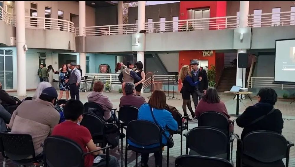En el acto de cierre se disfrutó de la música chilena con la presentación de artistas locales.