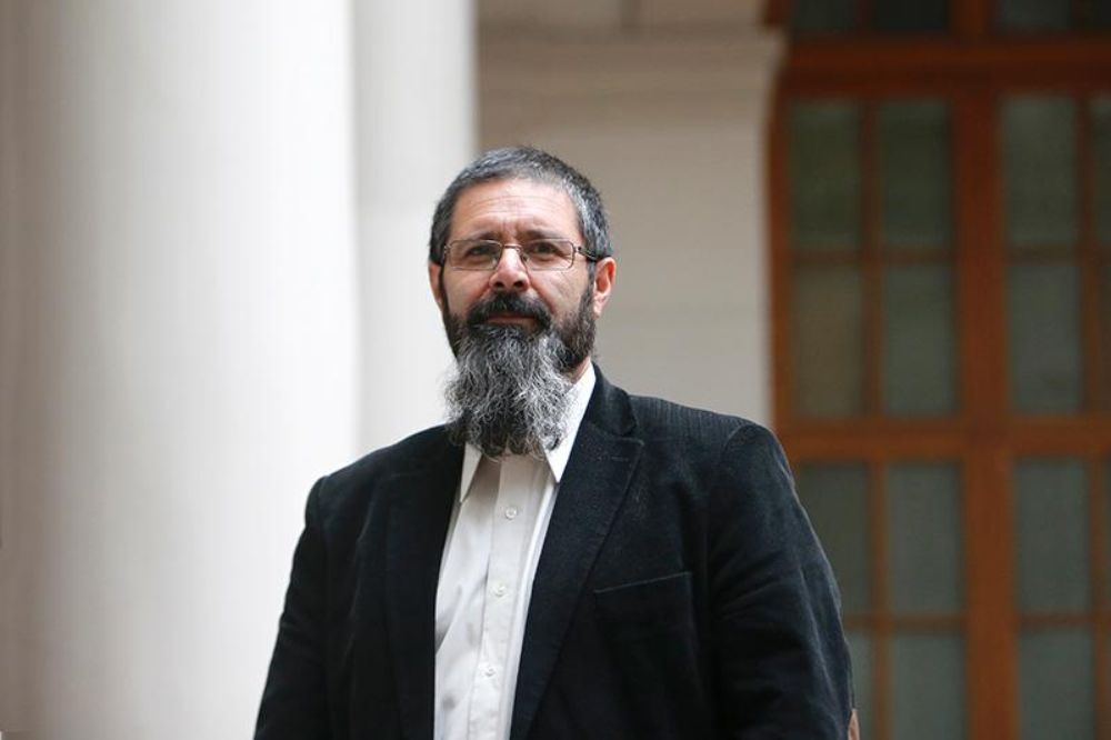 Claudio Nash, coordinador académico, indicó que como Cátedra de Derechos Humanos, reciben este 11 de septiembre “como siempre ocurre en esta fecha, con mucha emoción por los miembros de la comunidad universitaria víctimas de la dictadura”