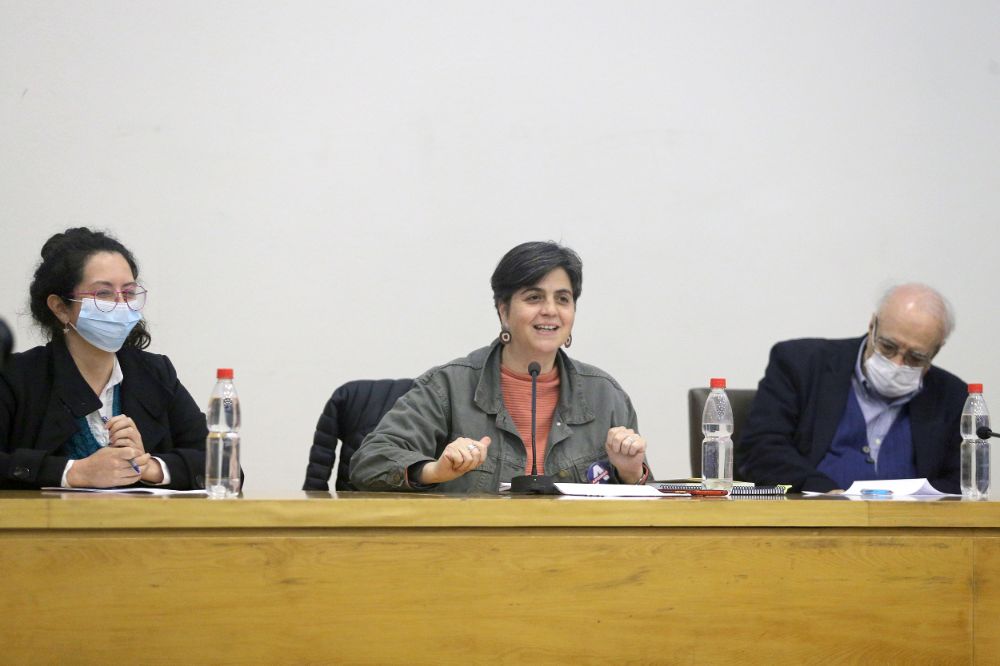 En la cita, la también política y actual senadora, Claudia Pascual recalcó la labor desarrollada por el autor a través de su escrito y experiencia de vida. “Emir siempre nos trae debates, preguntas, diagnósticos que son súper pertinentes”. 