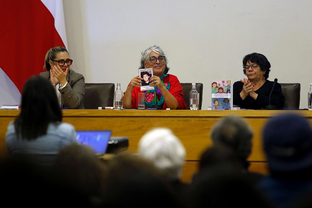 La encargada nacional de la Unidad de Cultura, Memoria y Derechos Humanos del Ministerio de las Culturas, las Artes y el Patrimonio, Francia Jamett, fue parte del panel presentador.
