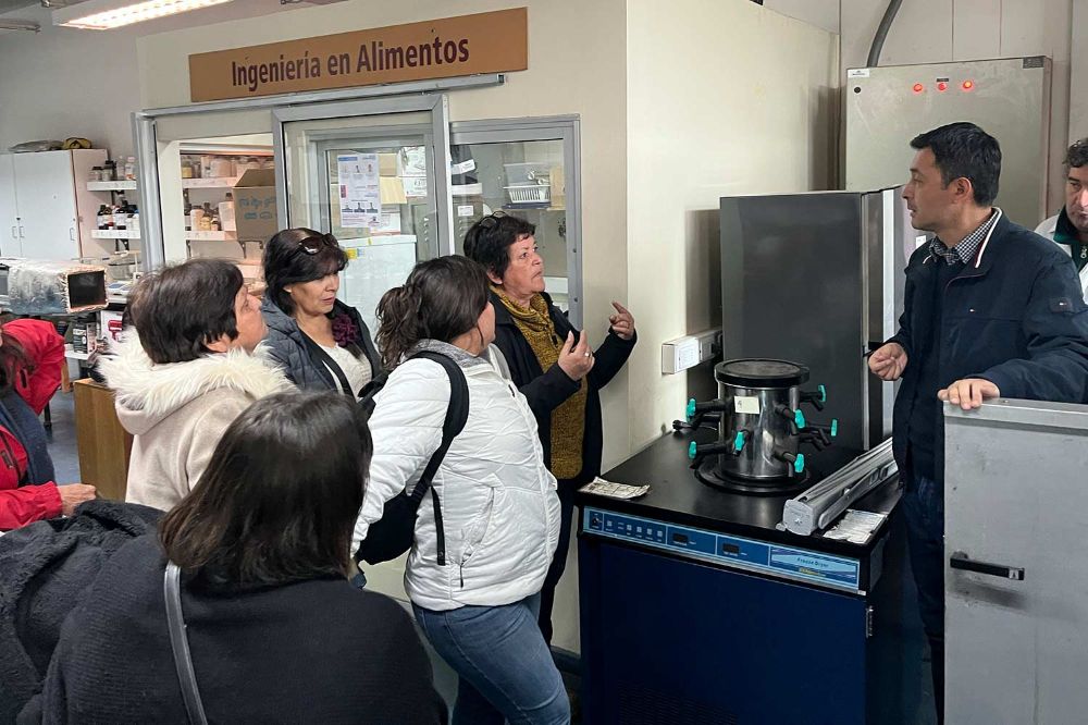 La actividad tuvo como objetivo de divulgar y fortalecer el conocimiento en algueras sobre la impresión en 3D.