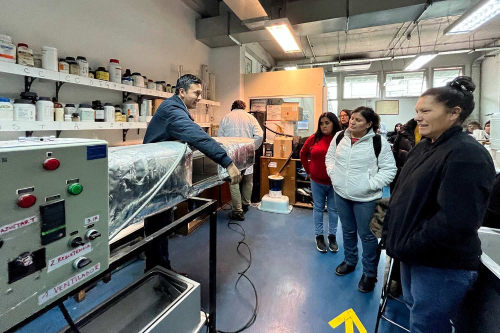 El taller se realizó en el Laboratorio de Ingeniería de Procesos de Alimentos de la Facultad de Ciencias Químicas y Farmacéuticas.