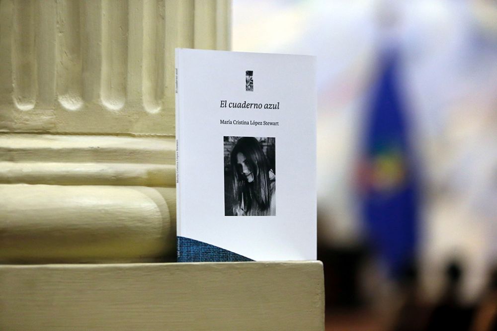 Inspirada por los sucesos de la época, María Cristina escribió una serie de poemas entre el 14 de julio y el 25 de septiembre de 1973.