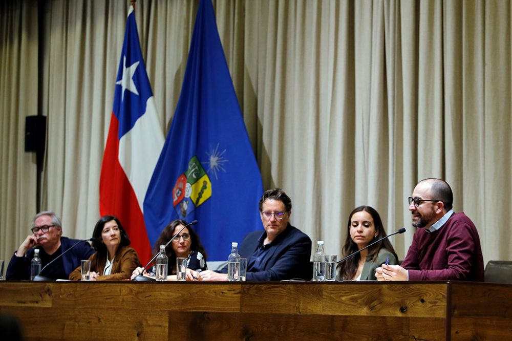 El conversatorio “Experiencia comparada y aprendizajes de momentos constituyentes”, fue organizado por la Vicerrectoría de Extensión y Comunicaciones y la Facultad de Gobierno de la Casa de Bello.