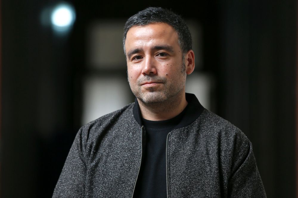 Mario Verdugo, premiado en la categoría Literatura 2020, por su obra "Arresten al santiaguino! Biblioteca de autores regionales"