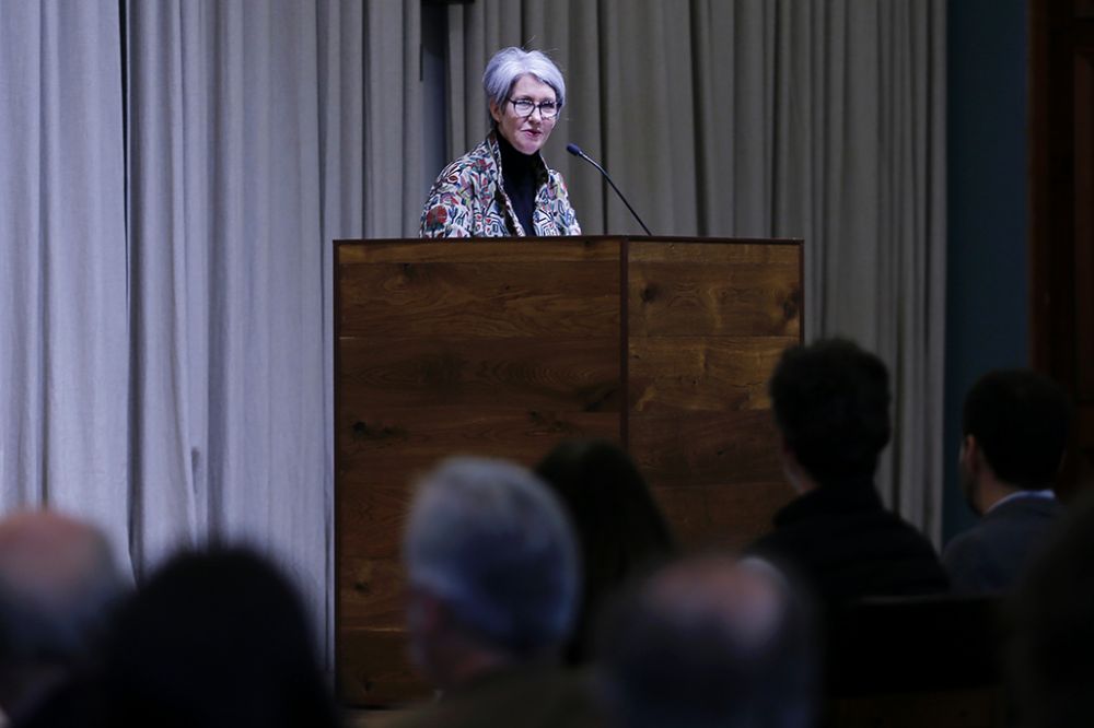 Pilar Barba, Vicerrectora de Extensión y Comunicaciones, durante el discurso de apertura para la premiación.
