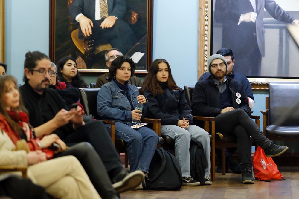 Además, el espacio consideró la presencia de la recientemente electa presidenta de Federación de Estudiantes de la Universidad de Chile, Catalina Lufín.
