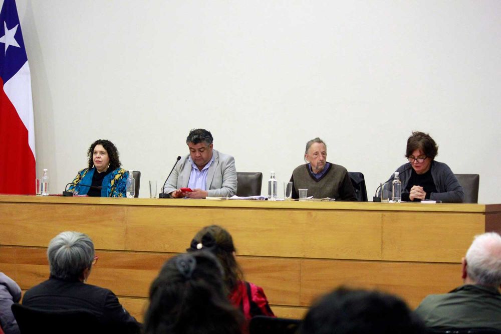 Frente a una política migratoria descrita como insuficiente e injusta, Ximena Póo propuso “retomar esa senda de solidaridad y pensarnos como un espacio común".