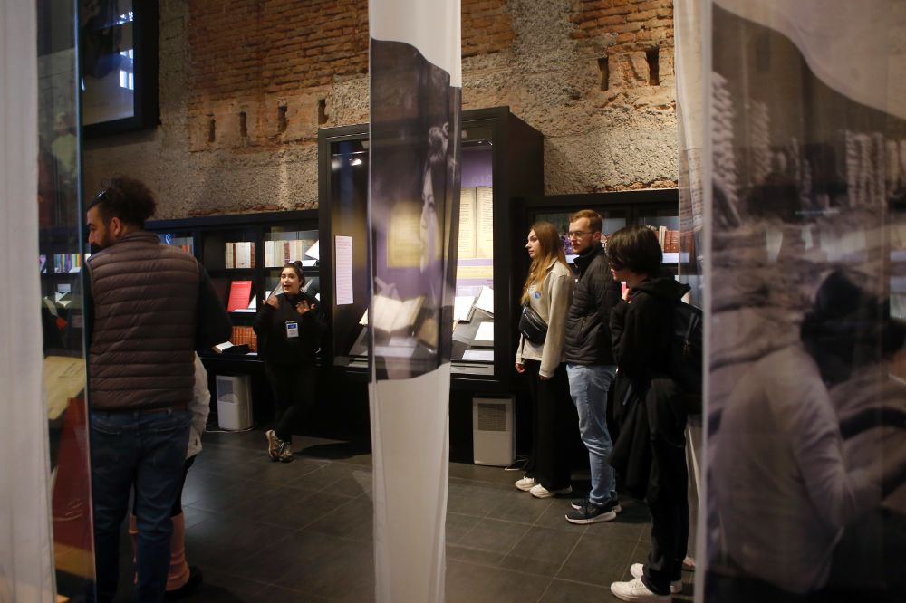 La revista, también ahonda en las perspectivas vanguardistas del ámbito escolar, y en la potencialidad de las infancias.