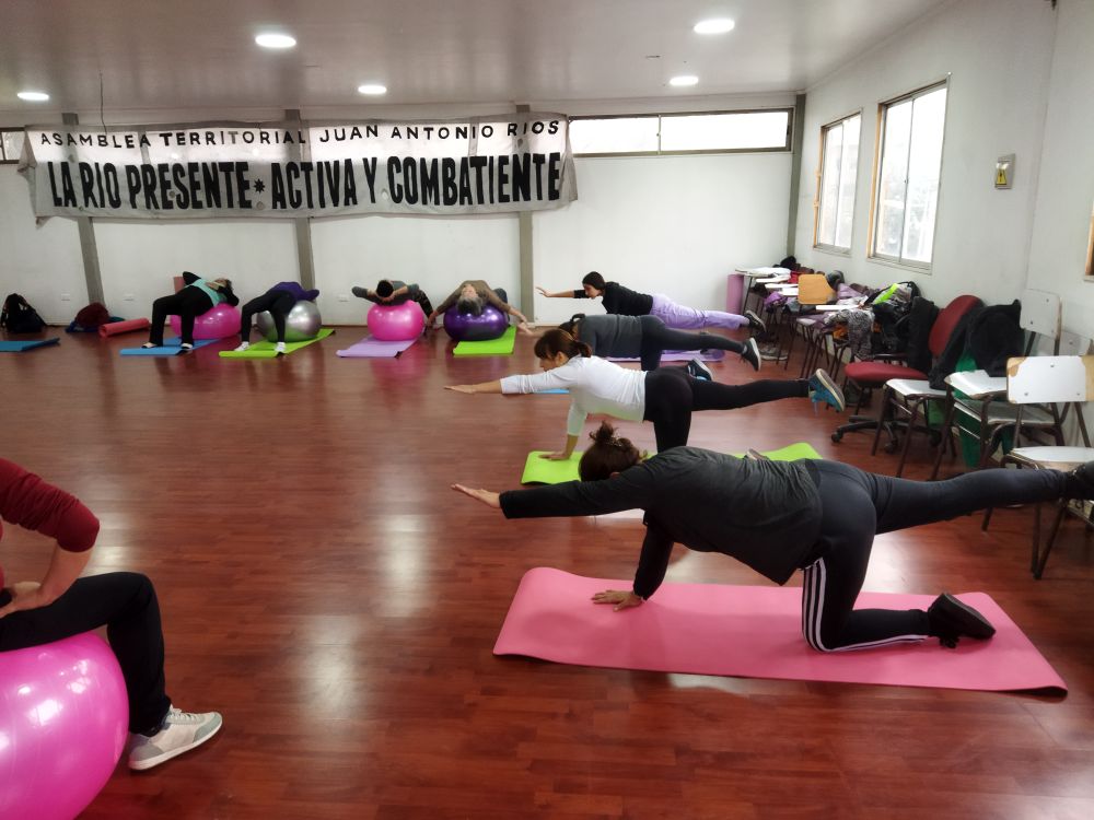 "Queremos continuar cultivando relaciones con la comunidad -de la forma en que lo hemos hecho ahora- de manera respetuosa y horizontal", añade.