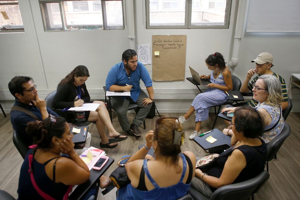 No se exigirán conocimientos previos en la materia, sino, interés en desarrollar programas formativos que incluyan docencia vinculada al medio.