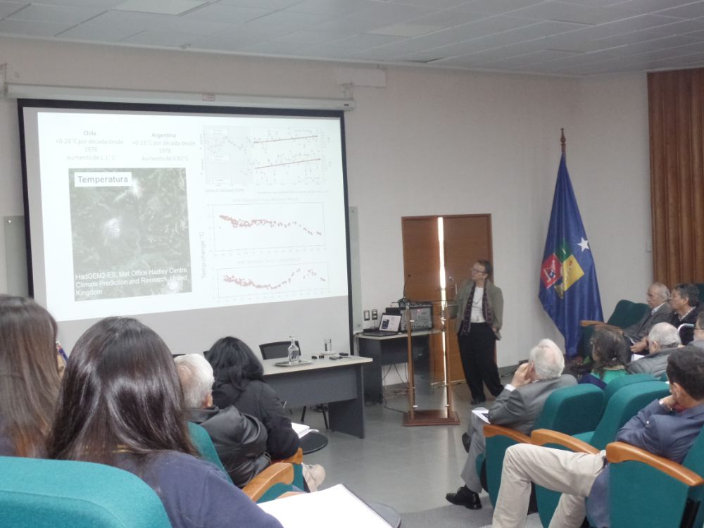 La Dra. Mary Kalin subrayó que "el valor inmenso de la flora y vegetación de las altas montañas en Chile, está subestimado por el Estado y por la gente en general".