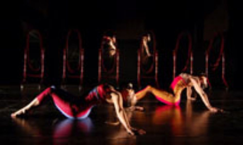 "El espejo del alma / post-teatro" se estará presentando los días jueves, viernes y sábado a las 20 hrs. en la Sala Agustín Siré hasta el sábado 4 de julio.