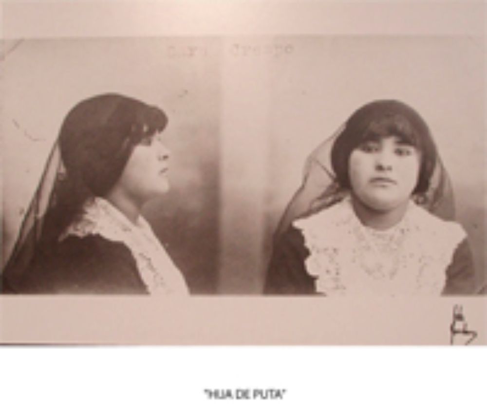 La artista y académica trabajó a partir del archivo fotográfico de Julio Cordero y la posterior subversión que el colectivo Mujeres Creando hizo de éste.