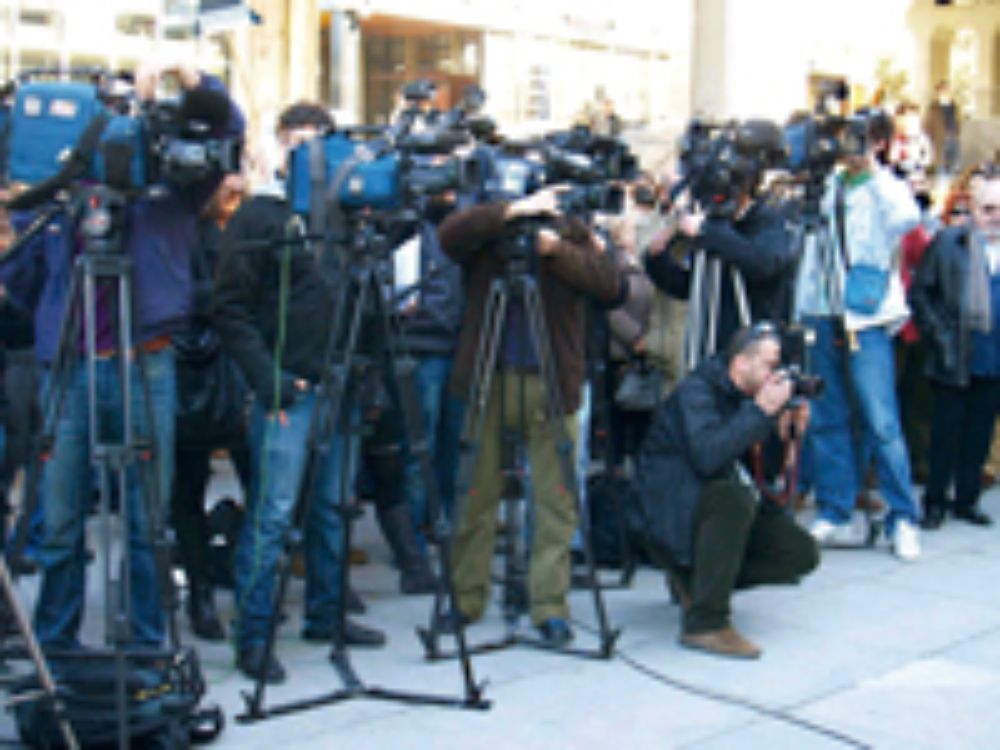 "El paso al año 2000 la dimensión puramente económica aplastó a los otros espacios de la obra, como el social", sentencia el periodista y académico Eduardo Santa Cruz.