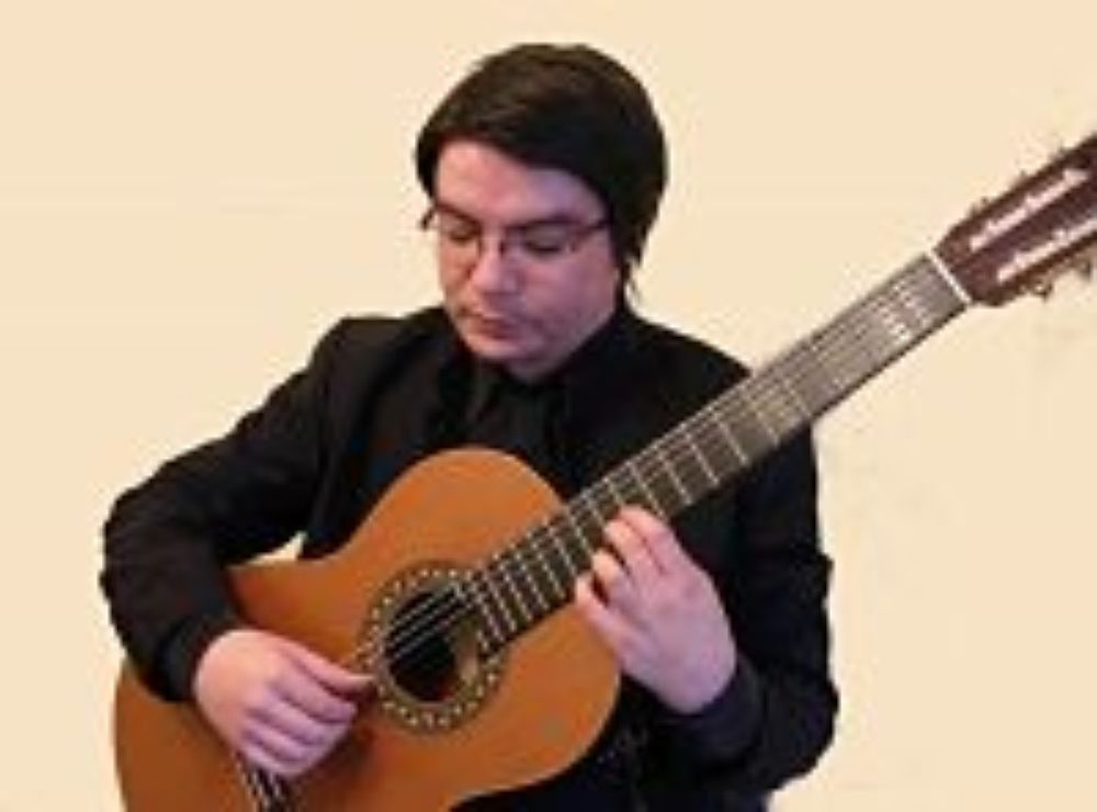 Nicolás Acevedo, estudiante del DMUS, fue premiado con el segundo lugar en el XVIII Concurso Internacional de Guitarra Alirio Díaz