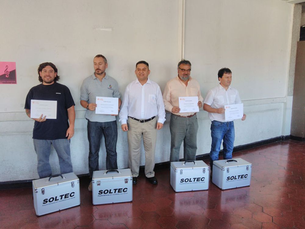 Veinte funcionarios de la Facultad de Artes participaron en esta instancia pensada para entregar herramientas que permitan un emprendimiento personal.