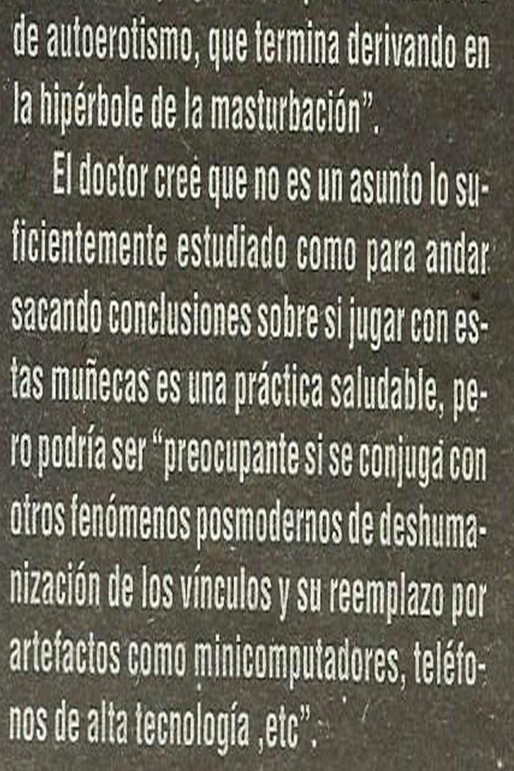 Las operaciones visuales que articulan texto e imágenes en Bitácora Visual, apuntan a la reacción ante la información establecida, como un "de-ver", una responsabilidad.