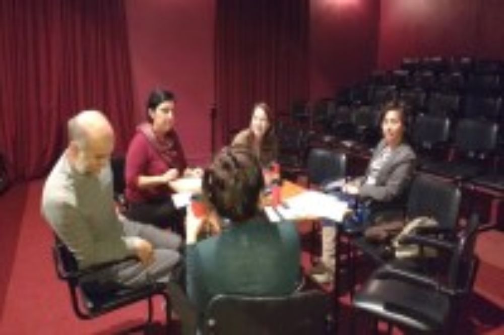 Equipo de académicos reunidos en Sala Sergio Aguirre.