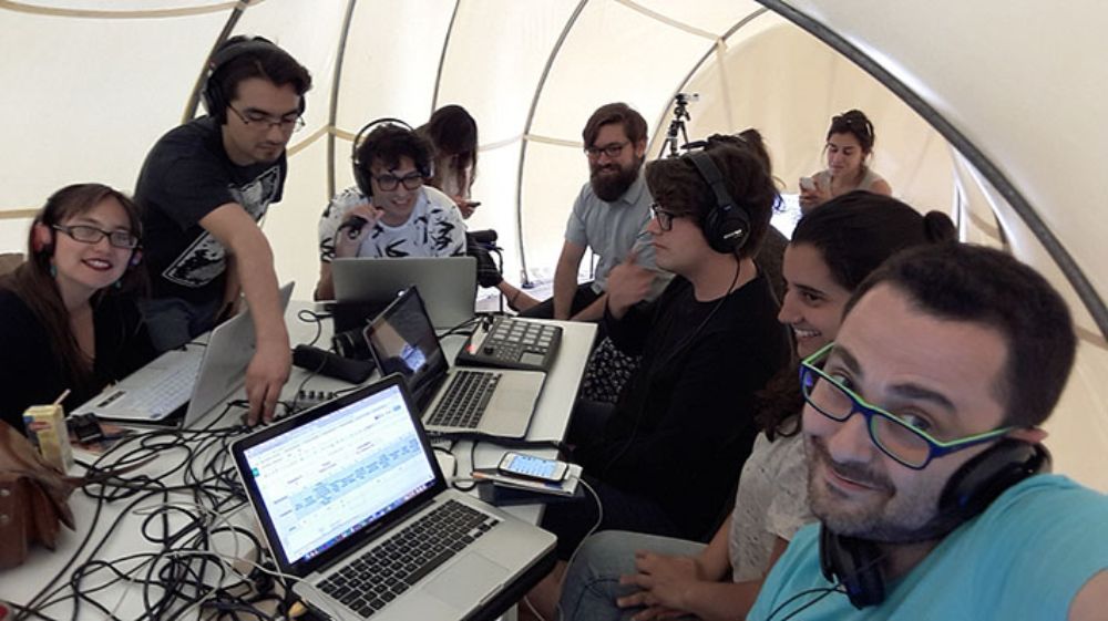 Al ser parte de surofona.org, Cruz fue seleccionado a participar de ISEA 2019 a través de la escritura de paper "Acciones Remotas/Colectivo, Divergencia & Convergencias: Arte en Latinoamerica".