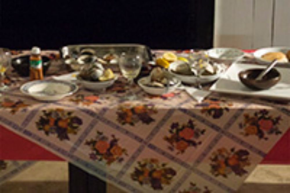 El Comité Editorial de "[cuatro treinaitrés]" busca contribuir a mantener actualizada la discusión sobre los sentidos de la reflexión artística, publicando de modo online los números de la revista.