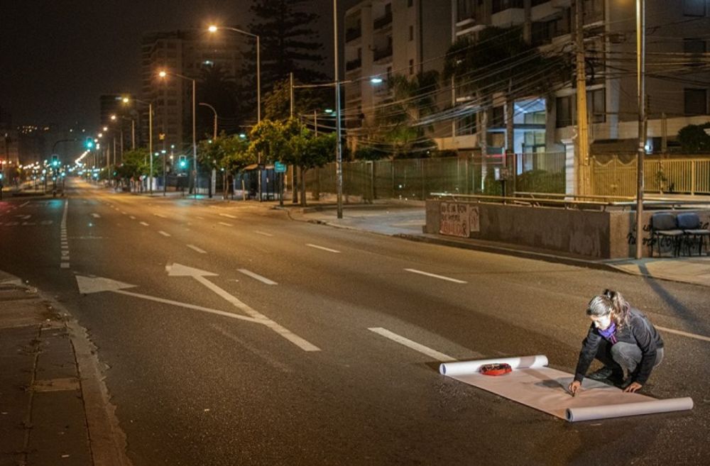 "Me dispongo a escarbar en las calles de las ciudades las señas de esta rabia latente y colectiva que se mueve entre lo visible y lo invisible, para almacenar con ello su memoria¿, dijo Silva.