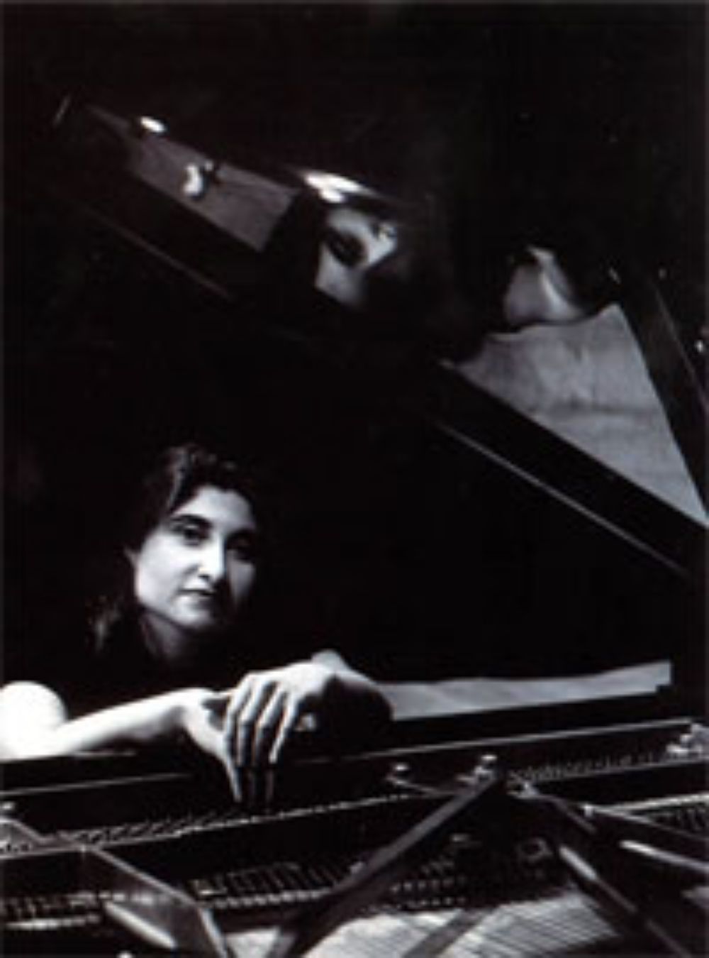 Virna Osses sostiene que los exámenes en público son un buen aliciente para lograr presentaciones de calidad. "Tienen que hacerlo bien", afirma.