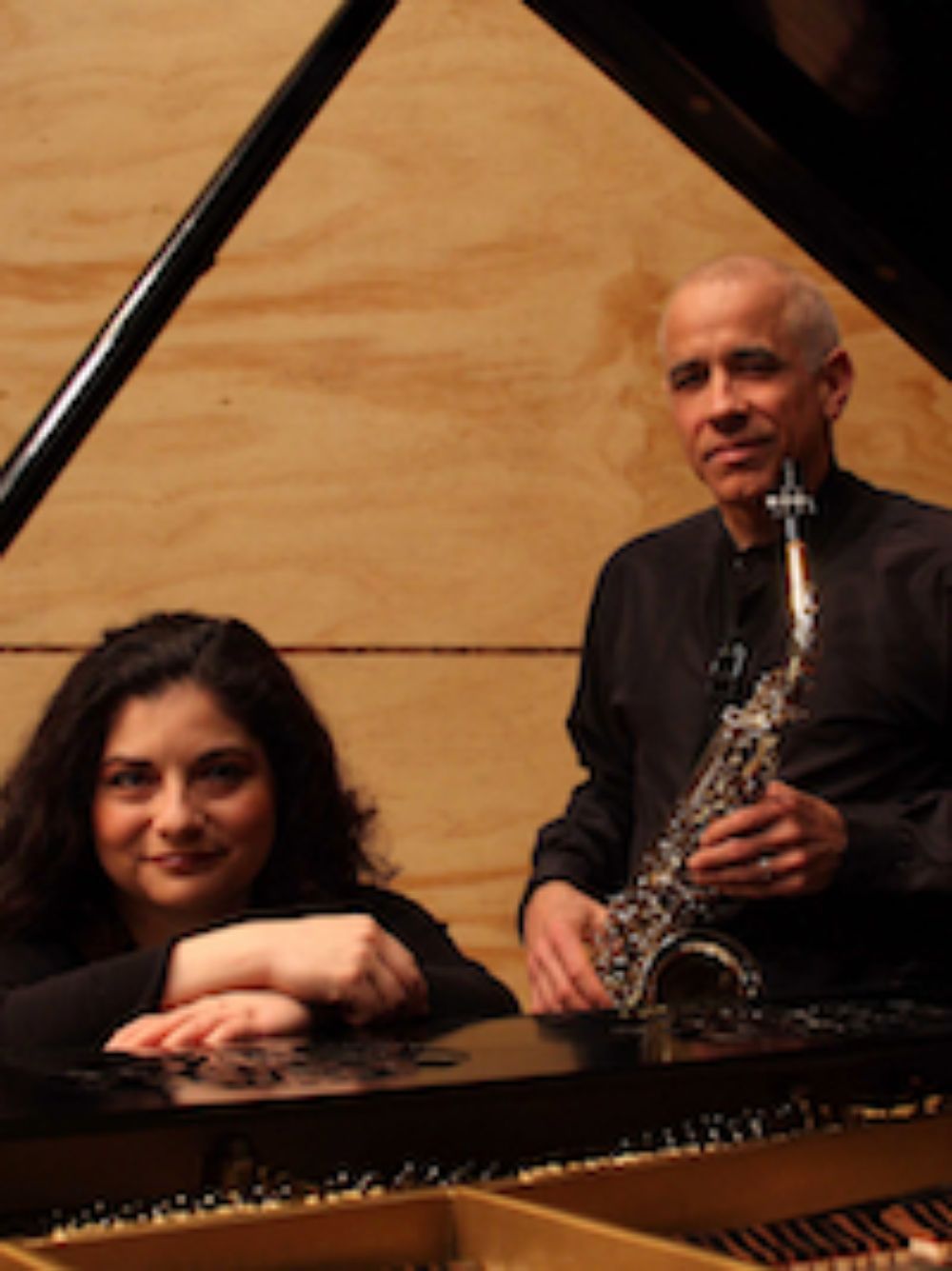 Miguel Villafruela grabó y presentará el disco junto a la pianista Leonora Letelier