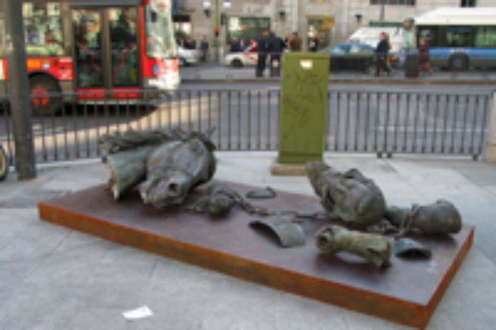 El jueves 26 de mayo, Fernando Sánchez Castillo dictará una conferencia en la que se referirá a su obra, su proceso de producción artística y sus reflexiones. La entrada es liberada.