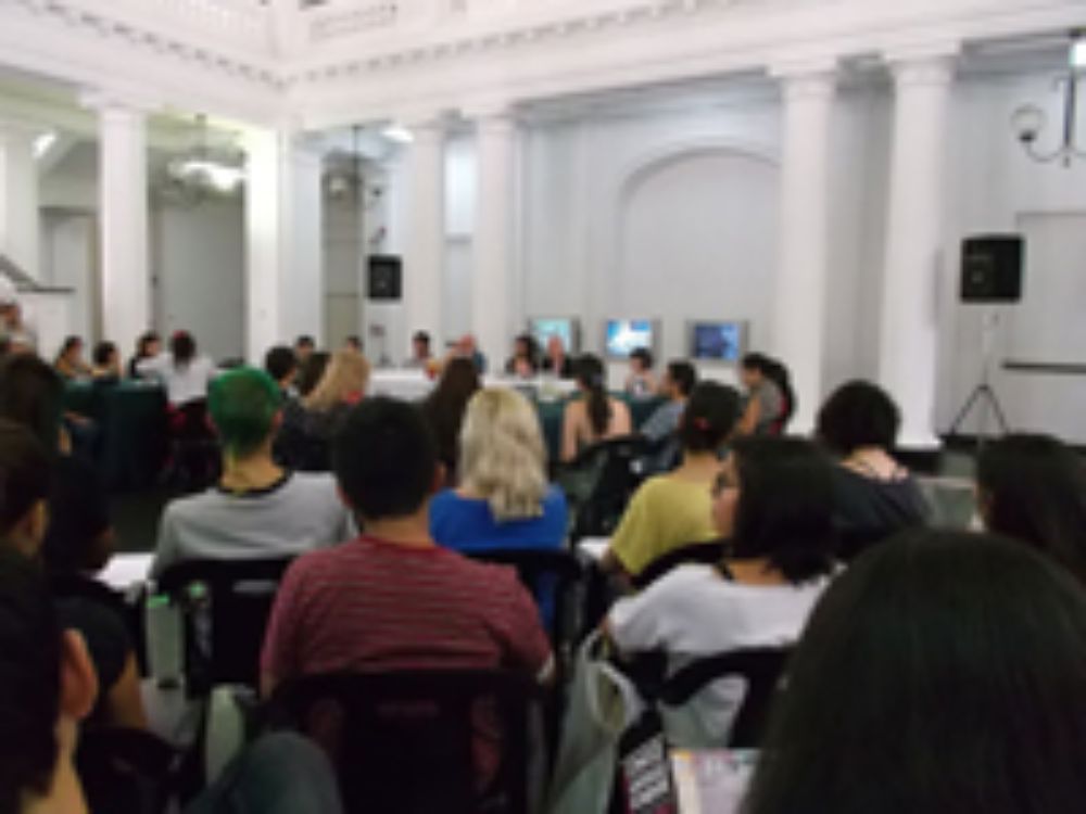 "La fotografía muestra lo que no queremos ver, muchas veces en simultáneo con aquello que sí queremos ver". Francisco Brugnoli. 