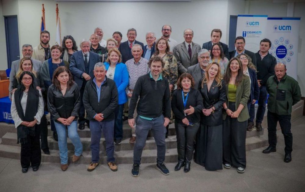 Participantes de seminario "Un puerto para Maule"