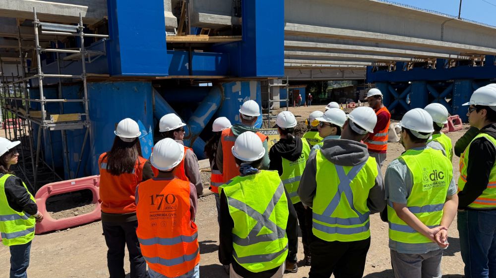 Visita de estudiantes DIC en Puente Lo Gallardo