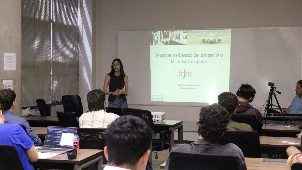 Camila Lira, egresada del programa y actualmente profesional de EFE