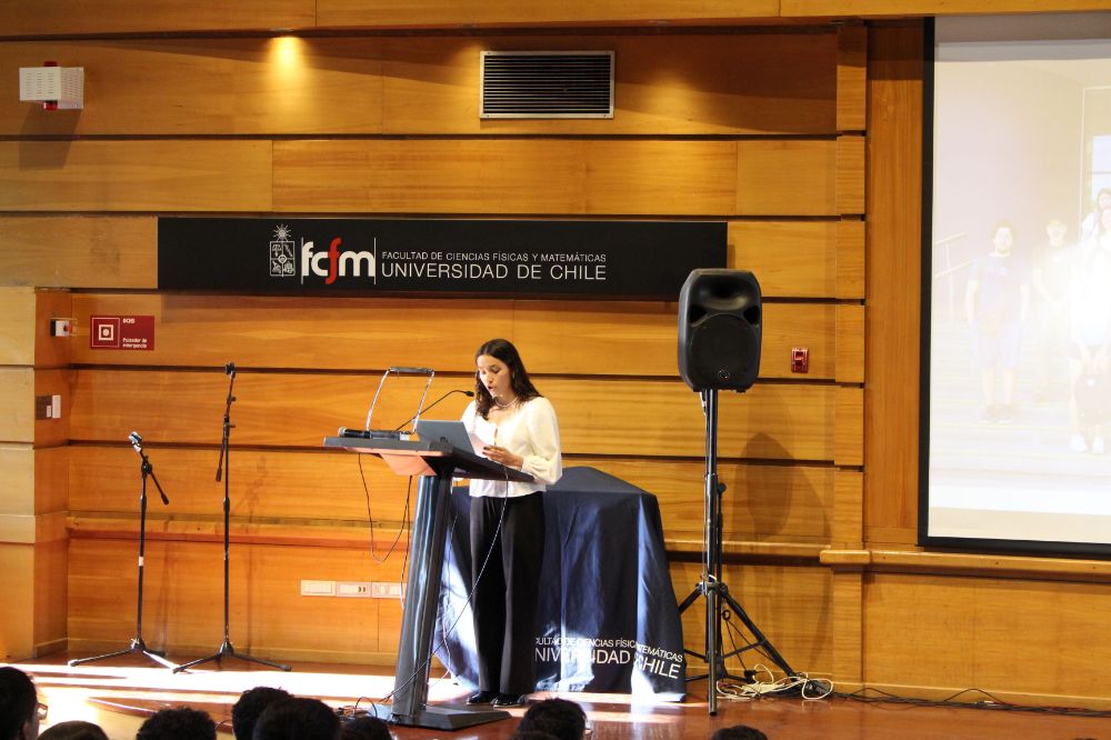 “El conocimiento que reciben aquí es un privilegio, y todo privilegio conlleva una responsabilidad: la de poner la ingeniería al servicio de la comunidad, entendiendo que cada decisión tiene un impacto social y ambiental”, señaló Josefina Moreno, presidenta del CEIC 2025