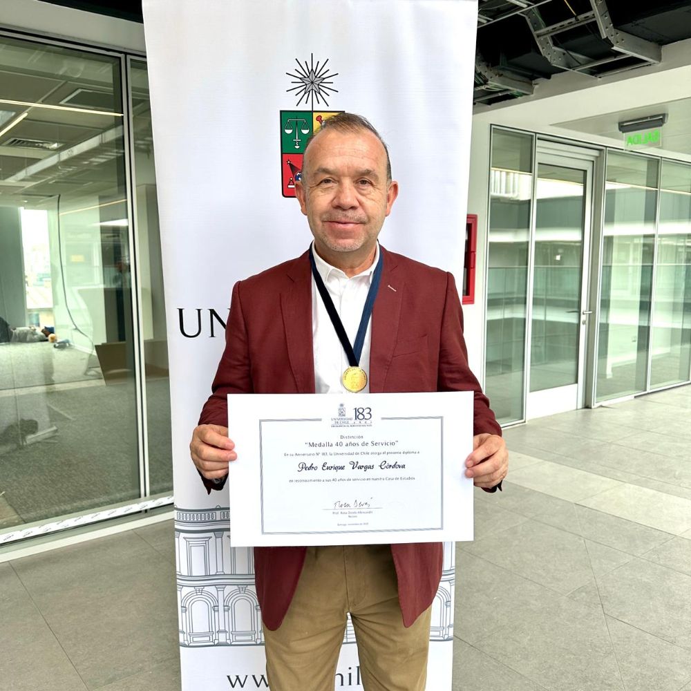 Pedro Vargas, reconocido por sus 40 años de Servicio