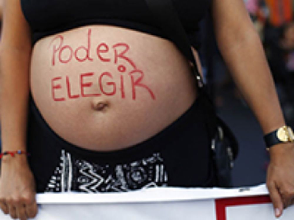 "Considero que nos queda por avanzar en muchísimas brechas, particularmente en relación a los derechos sexuales y reproductivos", comenta. 