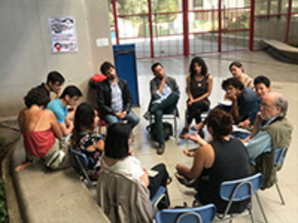 El 13 de Noviembre se volvió a realizar un encuentro, esta vez una asamblea en formato cabildo con todos los estamentos de la Facultad.