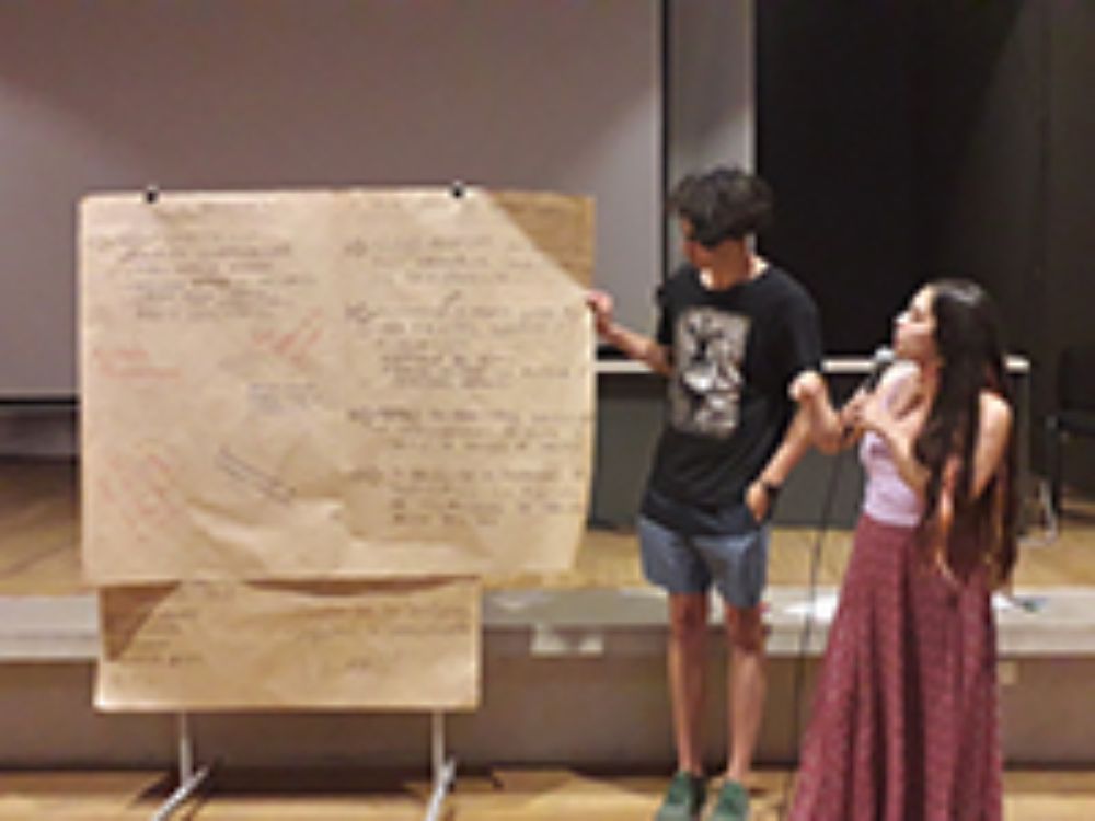 Desde las Ciencias Sociales surgió también la autocrítica, ya que los conocimientos debieran divulgarse amplia y extendidamente.