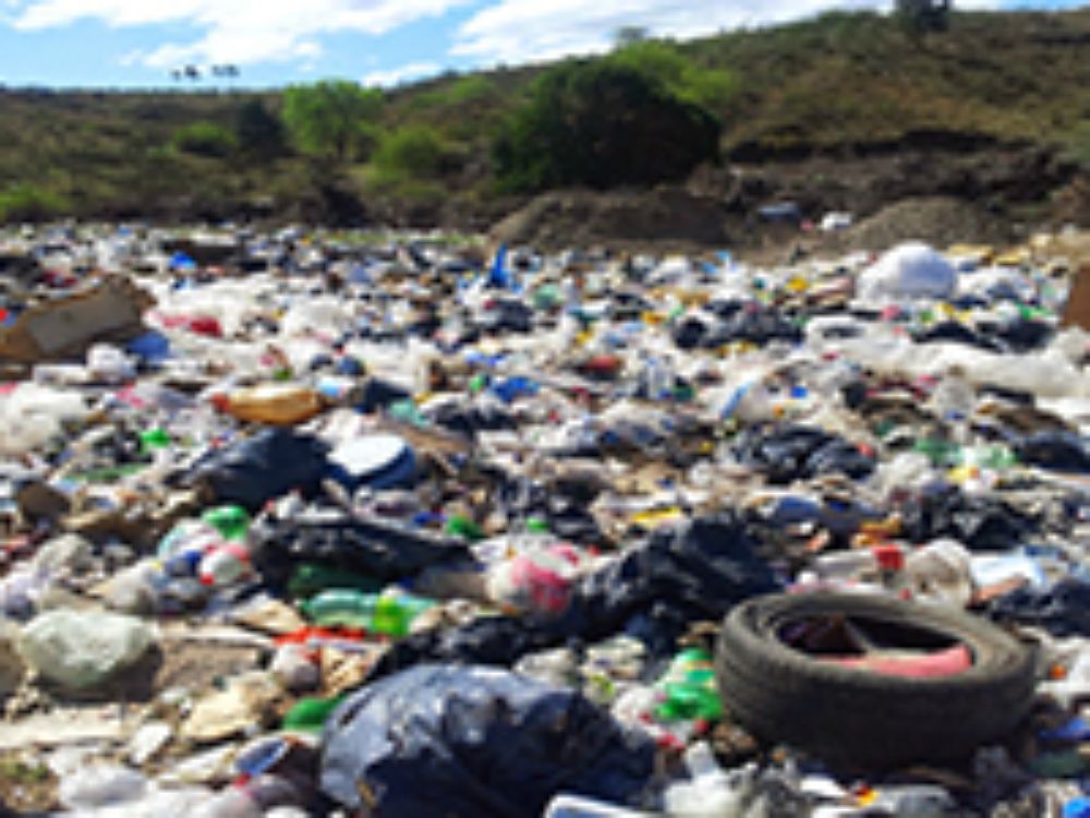 Hay distintos tipos de basura pero finalmente todos caen a vertederos o, peor aún, basurales ilegales y microbasurales.