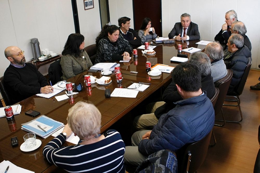 El decano y los académicos se comprometieron a participar del proceso de acreditación, y a incorporar al conjunto de la comunidad en el mismo.