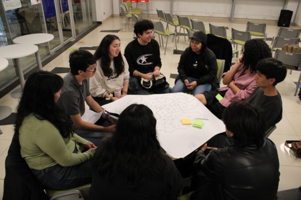 Encuentro de estudiantes migrantes: reconocer y valorar los aportes a la comunidad UCHILE