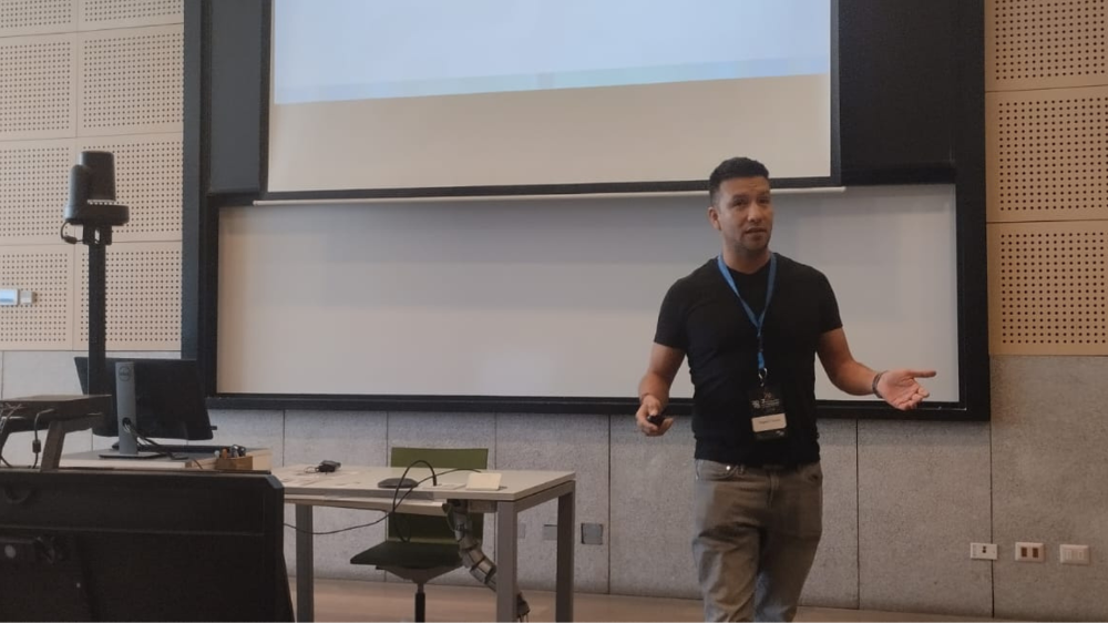 El investigador del DGF, Rogelio Torres, participó en la mesa de ponencias orales “Modelación, gobernanza y desafíos territoriales”, donde presentó una síntesis de su investigación doctoral.