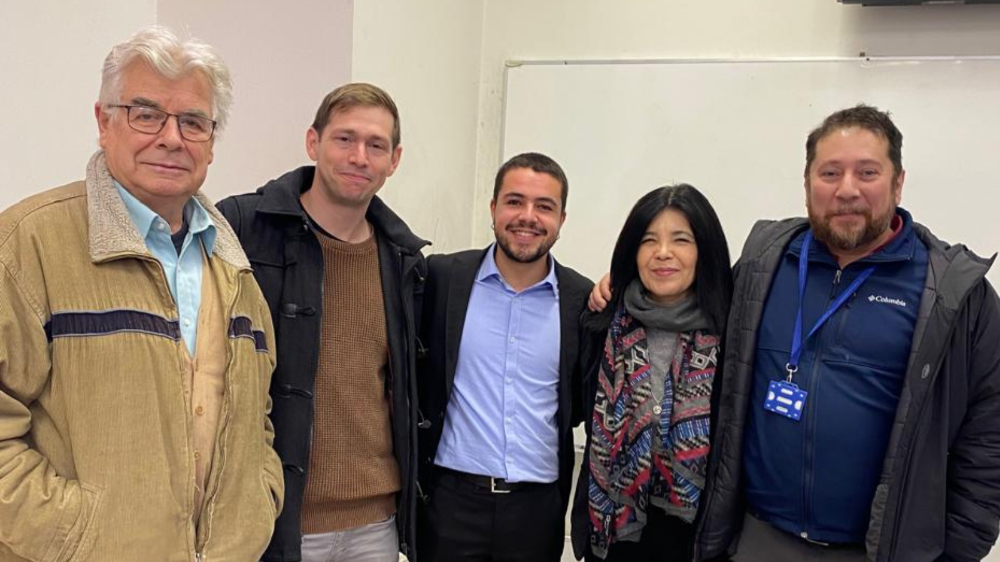 De izquierda a derecha, los académicos Emilio Vera y Daniel Díaz; el titulado del DGF, Pablo Schwarze; la jefa del área de gestión curricular de la FCFM, Rosa Uribe; y el académico del DGF, Francisco Ortega Culaciati.