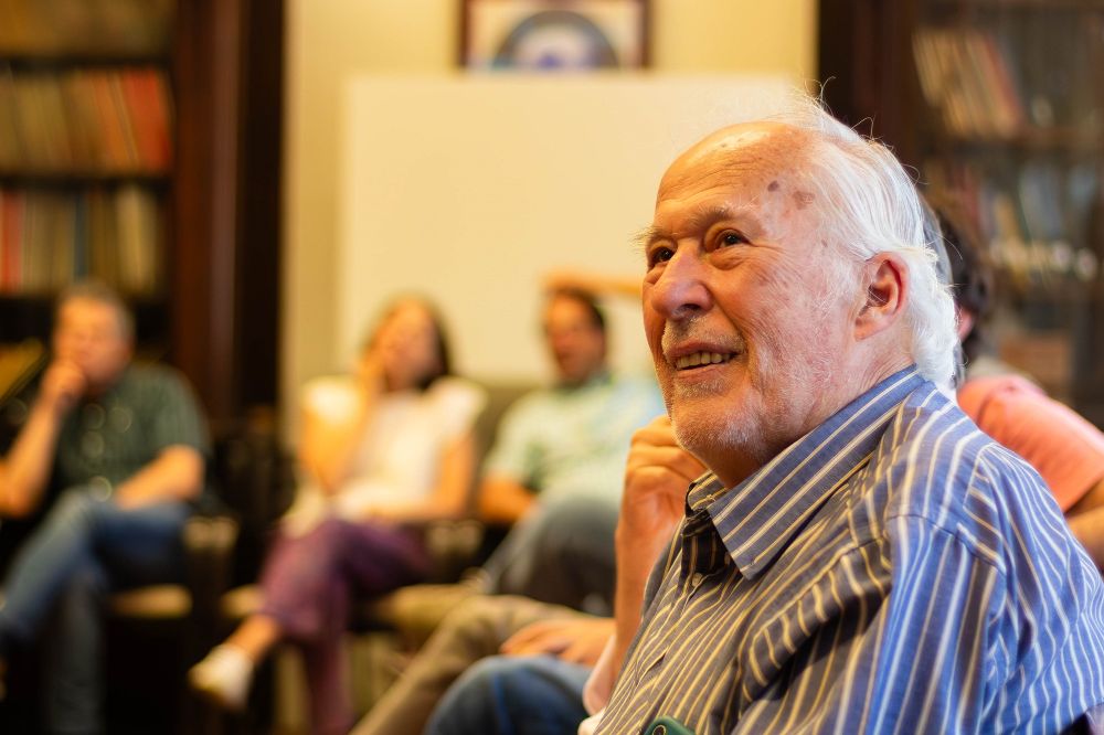 Francisco Hervé fue uno de los primeros científicos chilenos en estudiar la geología de estas regiones australes, en los años sesenta y setenta.